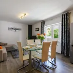 Apartamento Mihaela With Private Pool, Jacuzzi And Free Secure Parking Trogir