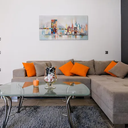 Apartman Mihaela With Private Pool, Jacuzzi And Free Secure Parking *