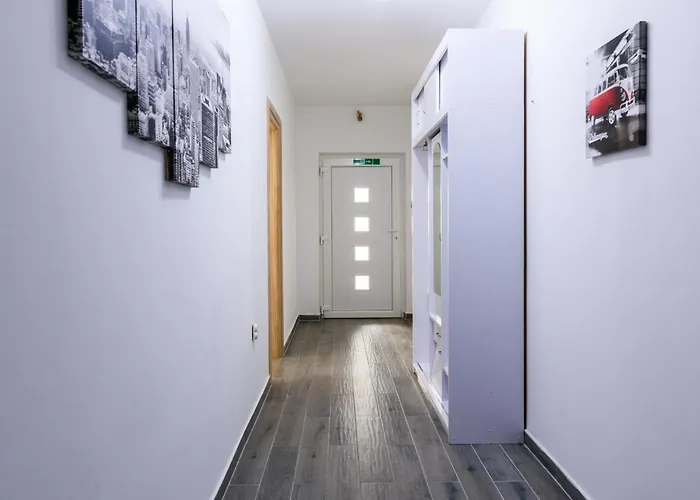 Mihaela With Private Pool, Jacuzzi And Free Secure Parking *