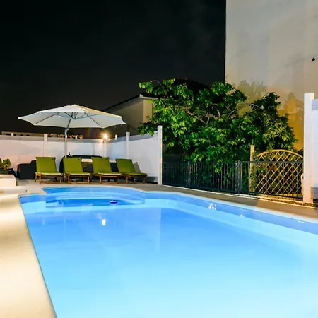 Mihaela With Private Pool, Jacuzzi And Free Secure Parking Apartman *