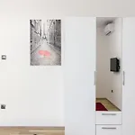 Διαμέρισμα Mihaela With Private Pool, Jacuzzi And Free Secure Parking Τρογκίρ