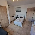 Διαμέρισμα Mihaela With Private Pool, Jacuzzi And Free Secure Parking *