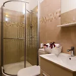 Διαμέρισμα Mihaela With Private Pool, Jacuzzi And Free Secure Parking *