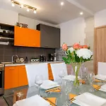 Mihaela With Private Pool, Jacuzzi And Free Secure Parking Διαμέρισμα Τρογκίρ
