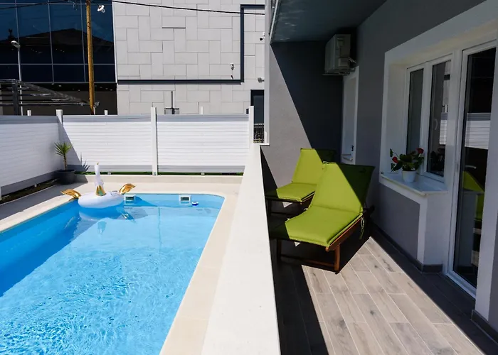 Mihaela With Private Pool, Jacuzzi And Free Secure Parking Lägenhet *